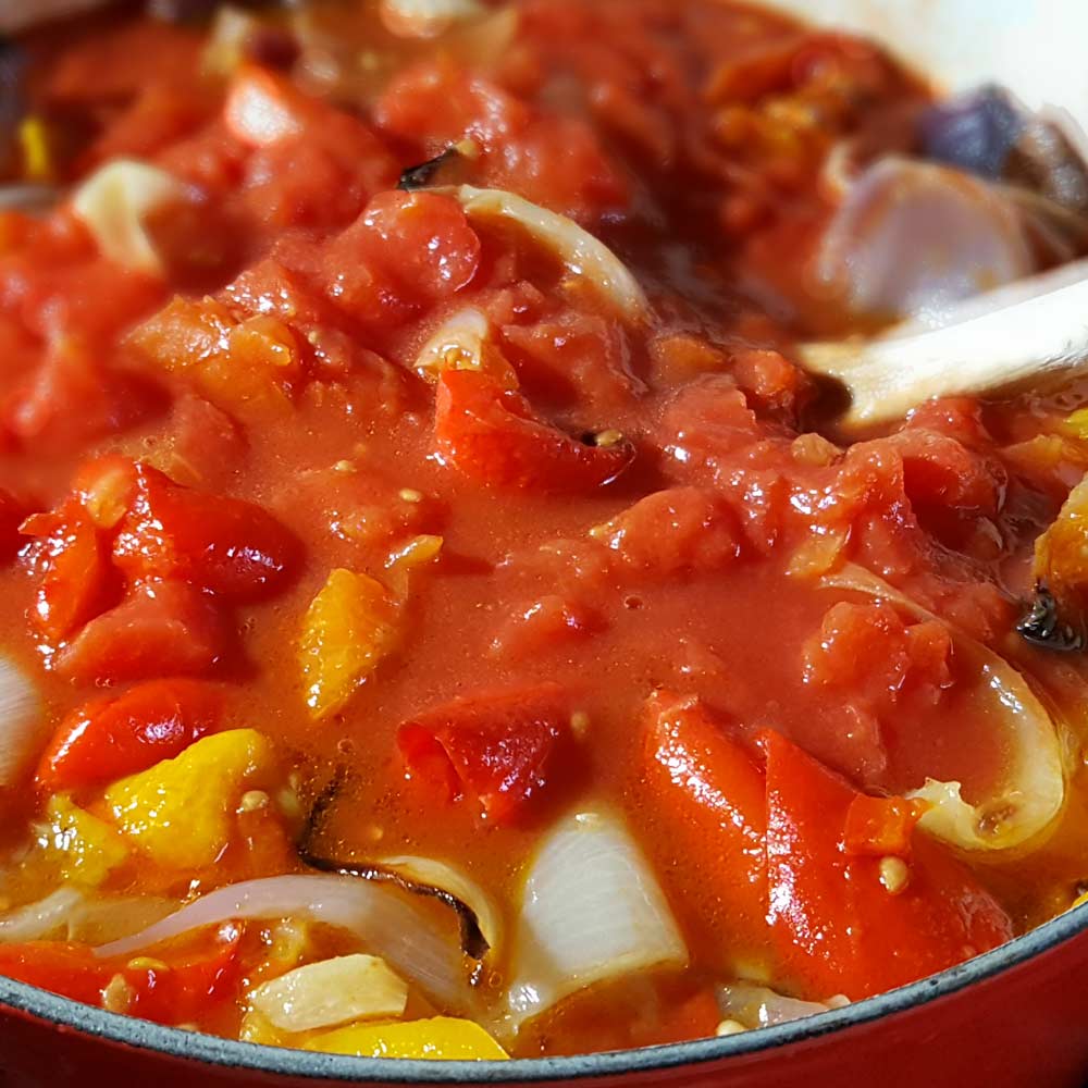 bulk cook pasta sauce - the easiest ever pasta sauce to bulk cook for the freezer