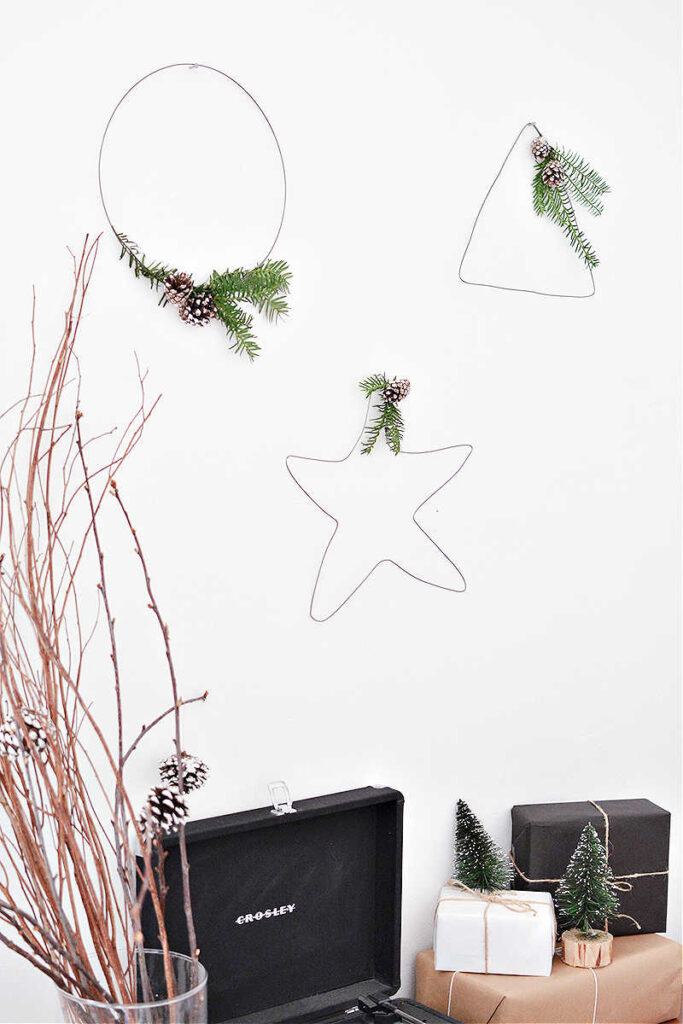 Simple Wire Shape Christmas Wreaths