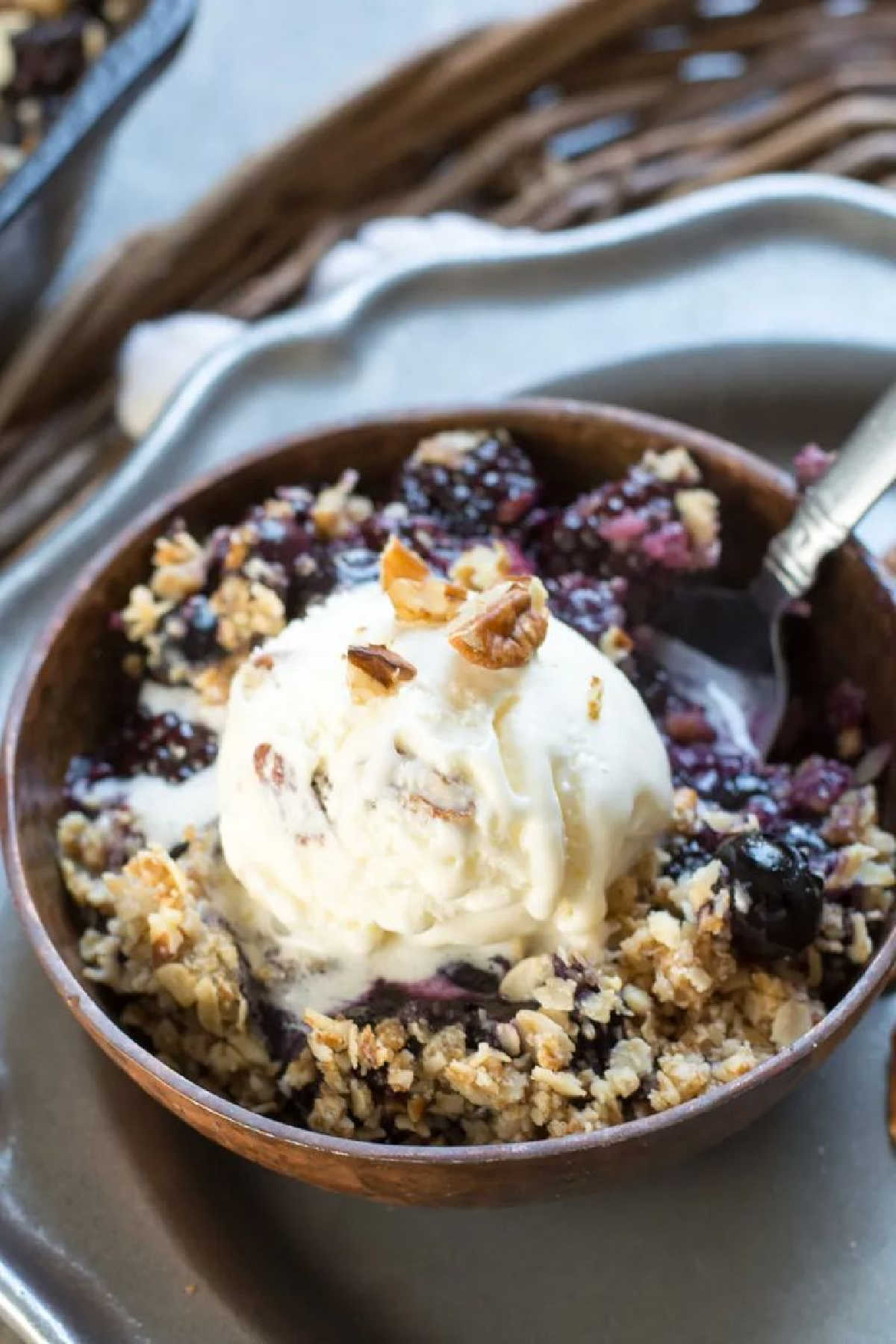 Easy Blackberry Crisp