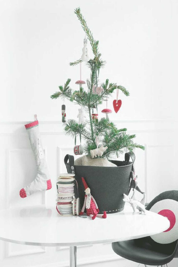 Table Top Christmas Tree Ideas With Vintage Decorations