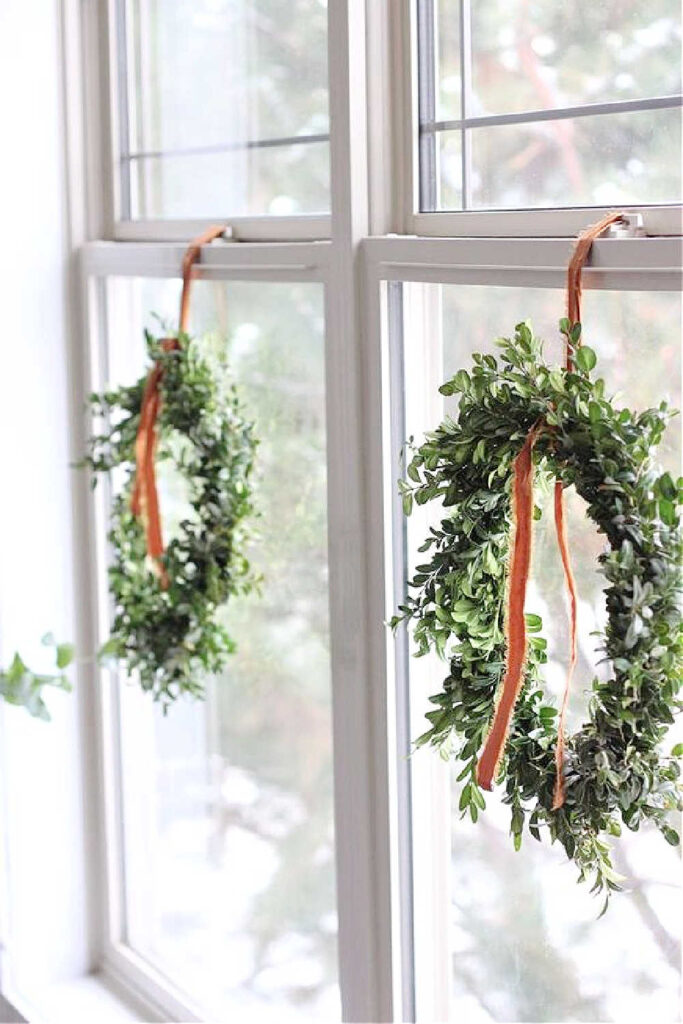Simple Christmas Wreath Ideas - Boxwood At Window