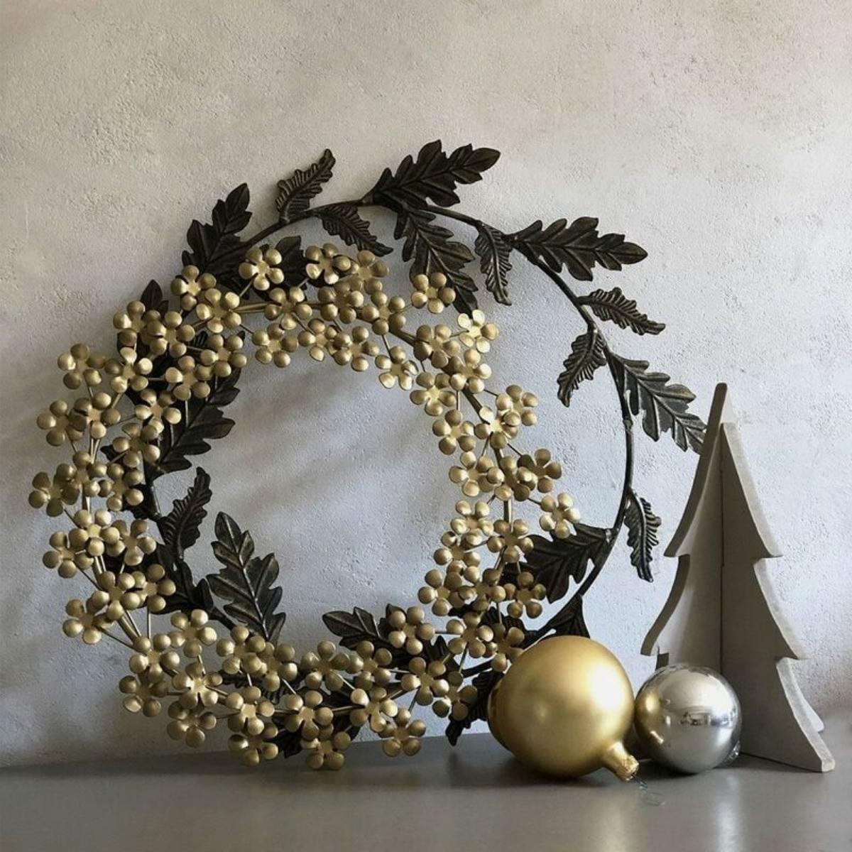 Gold Berry Christmas Wreath