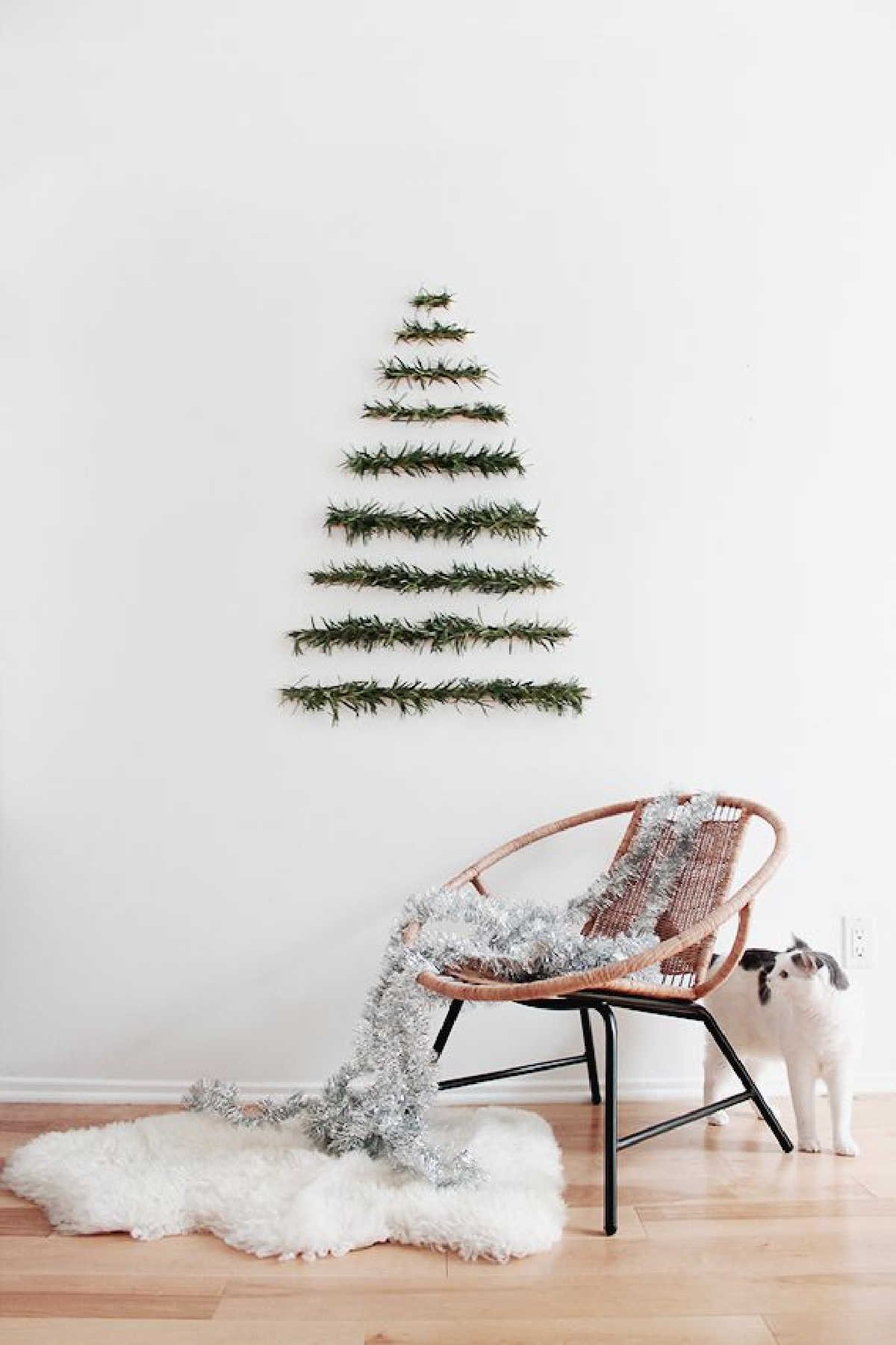DIY Wall Hanging Christmas Tree
