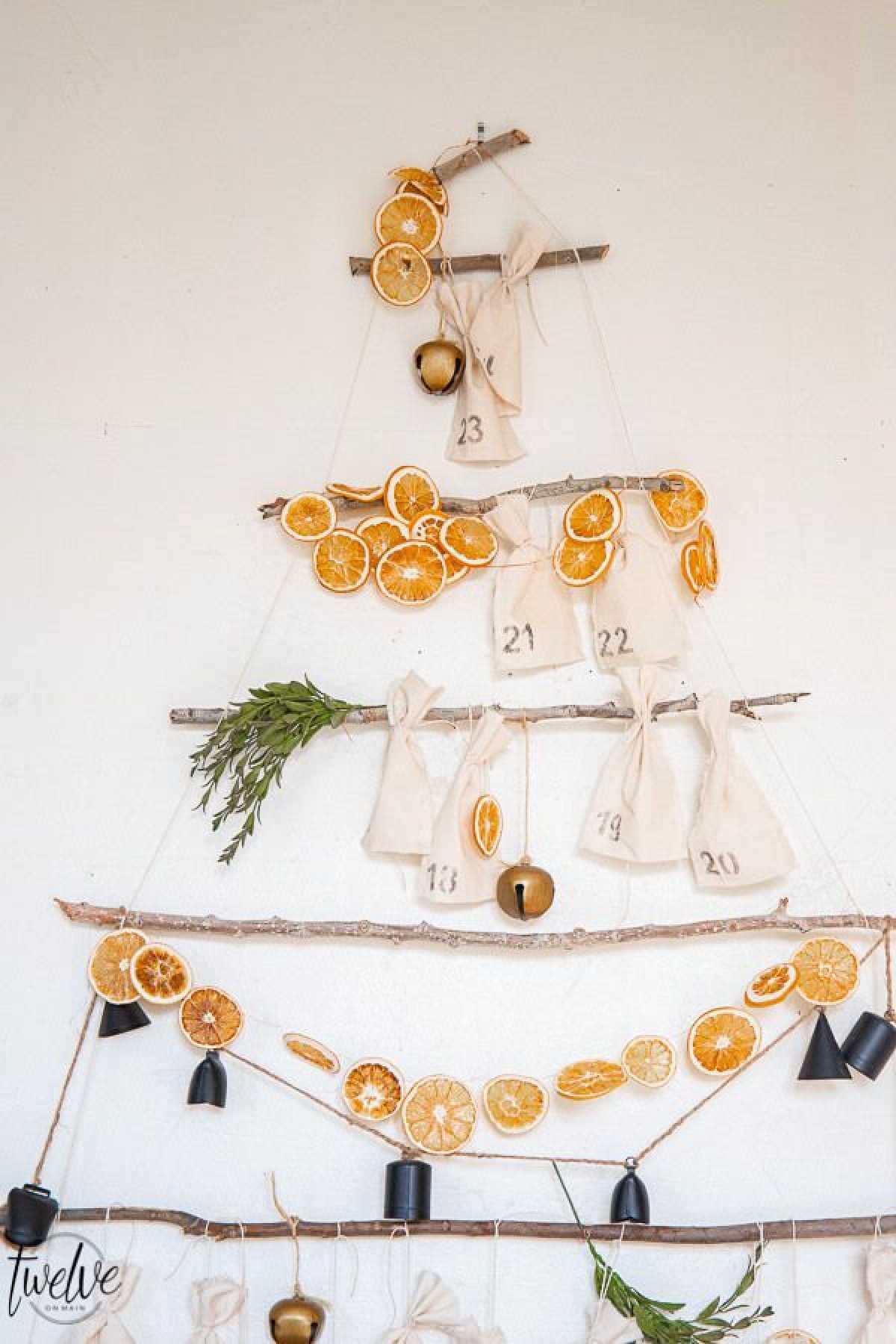 Wall Christmas Tree With Orange Slices