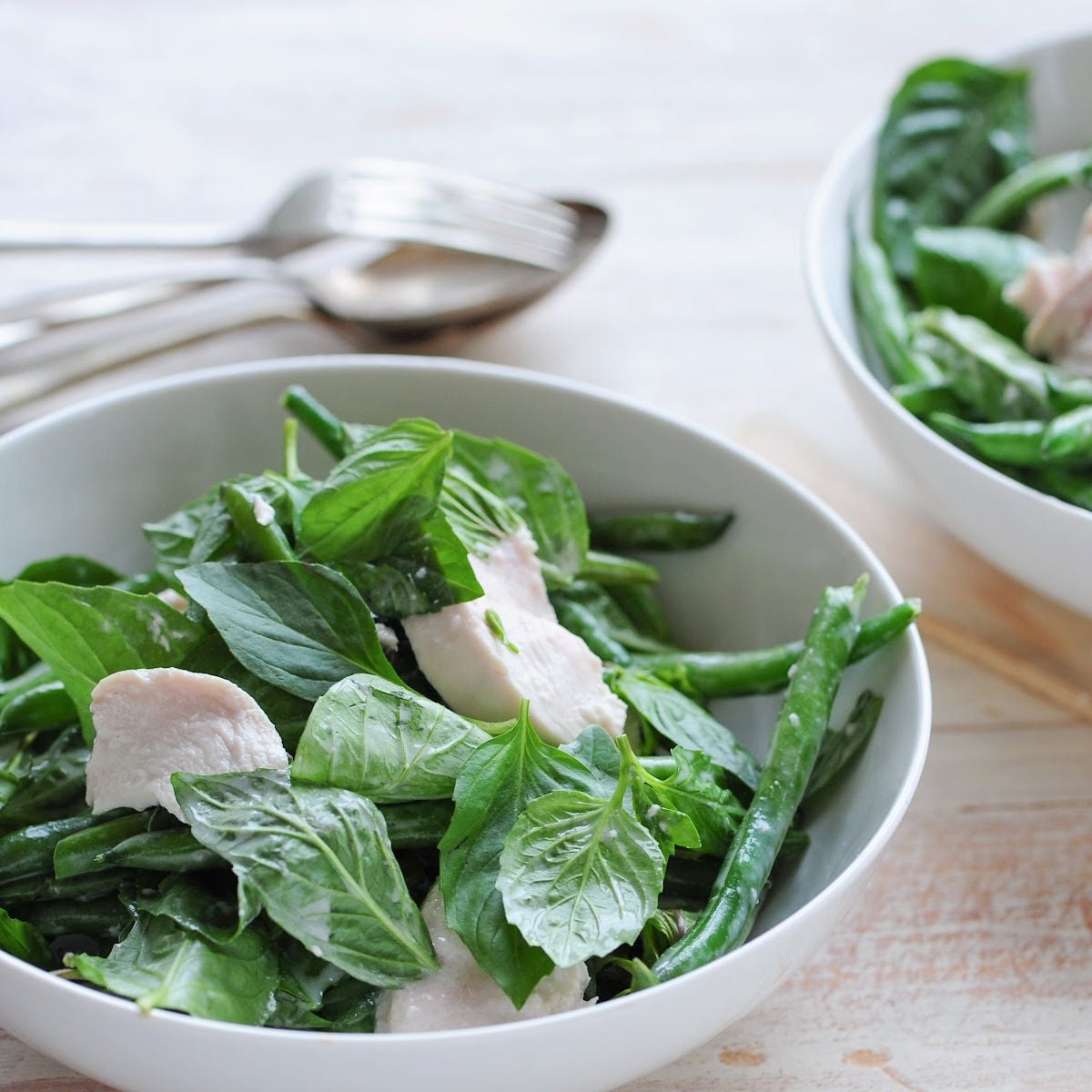 Bowl of low FODMAP vegetables