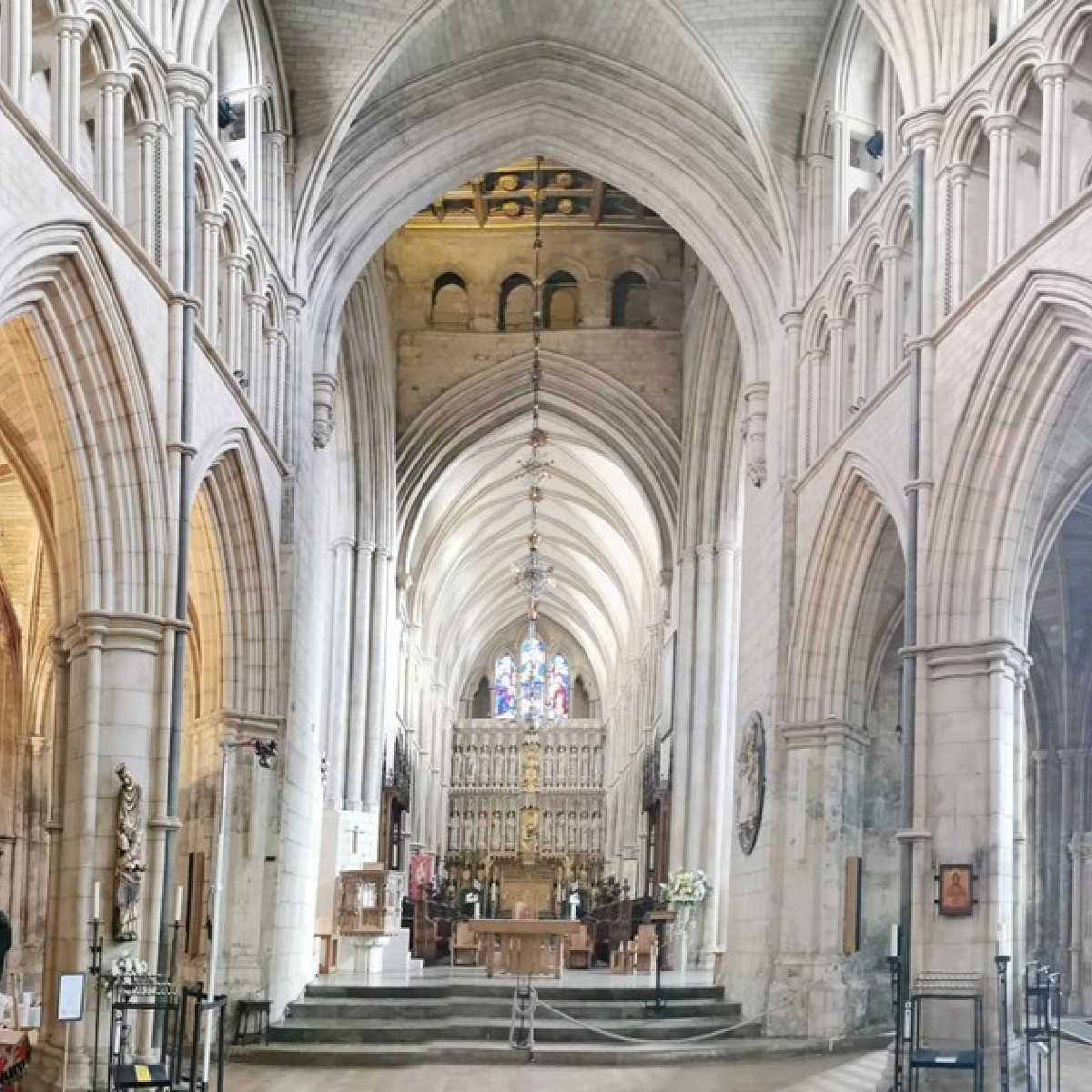 Nave of Southwark Cathedral London